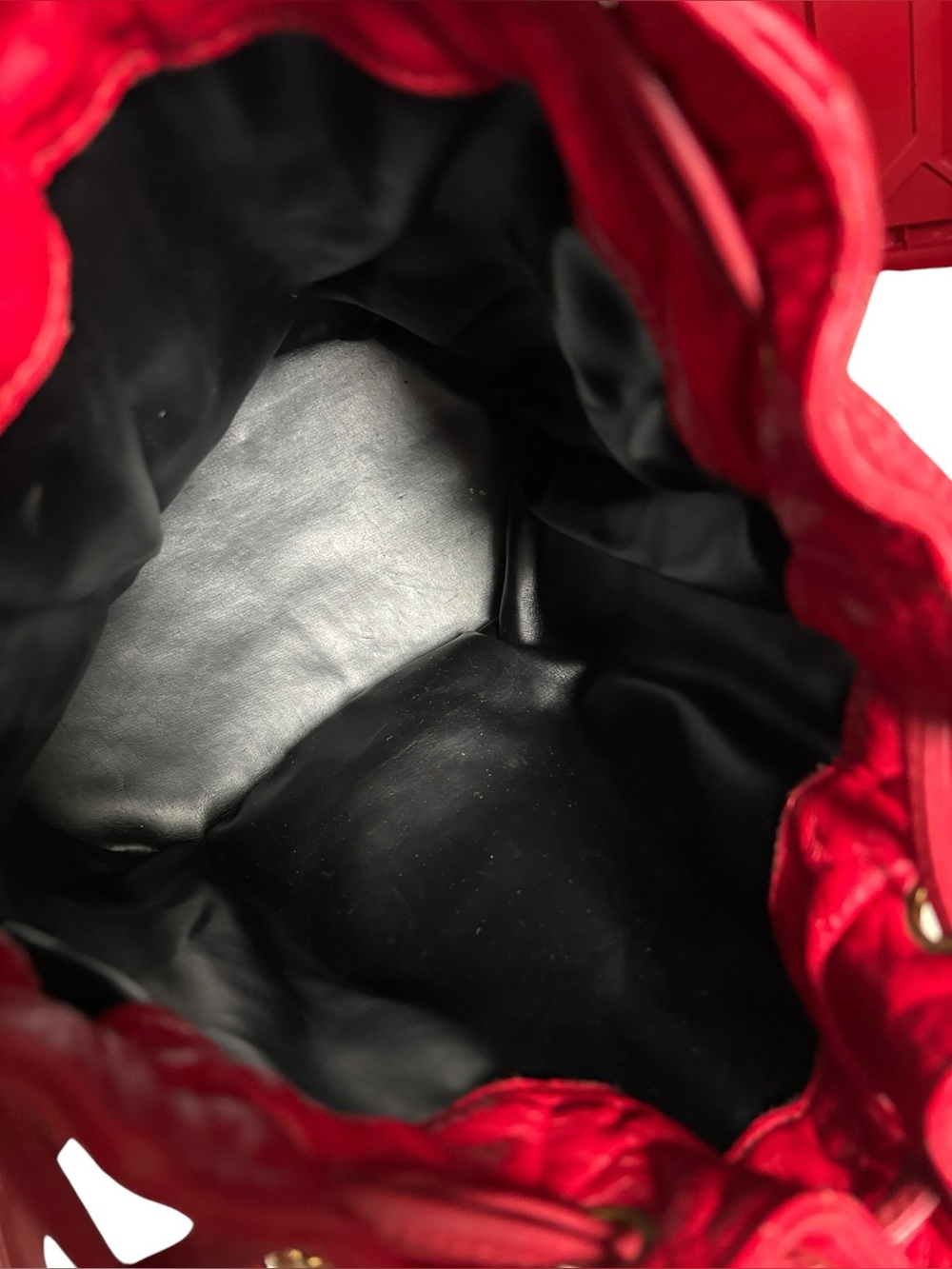 Vintage Versace-Inspired Red bucket Bag - Picture 15 of 15